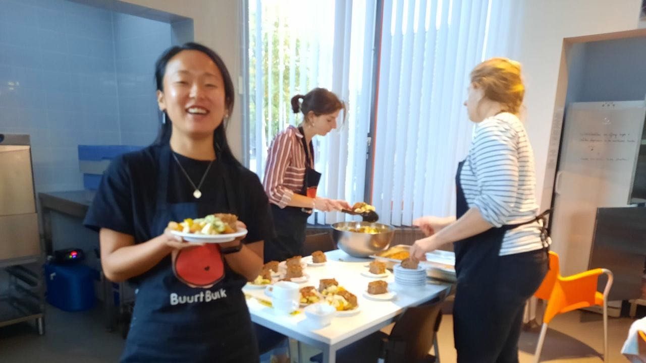 Tot Brouwerij blok Voedsel verbindt - gratis maaltijden van gered voedsel - BuurtBuik